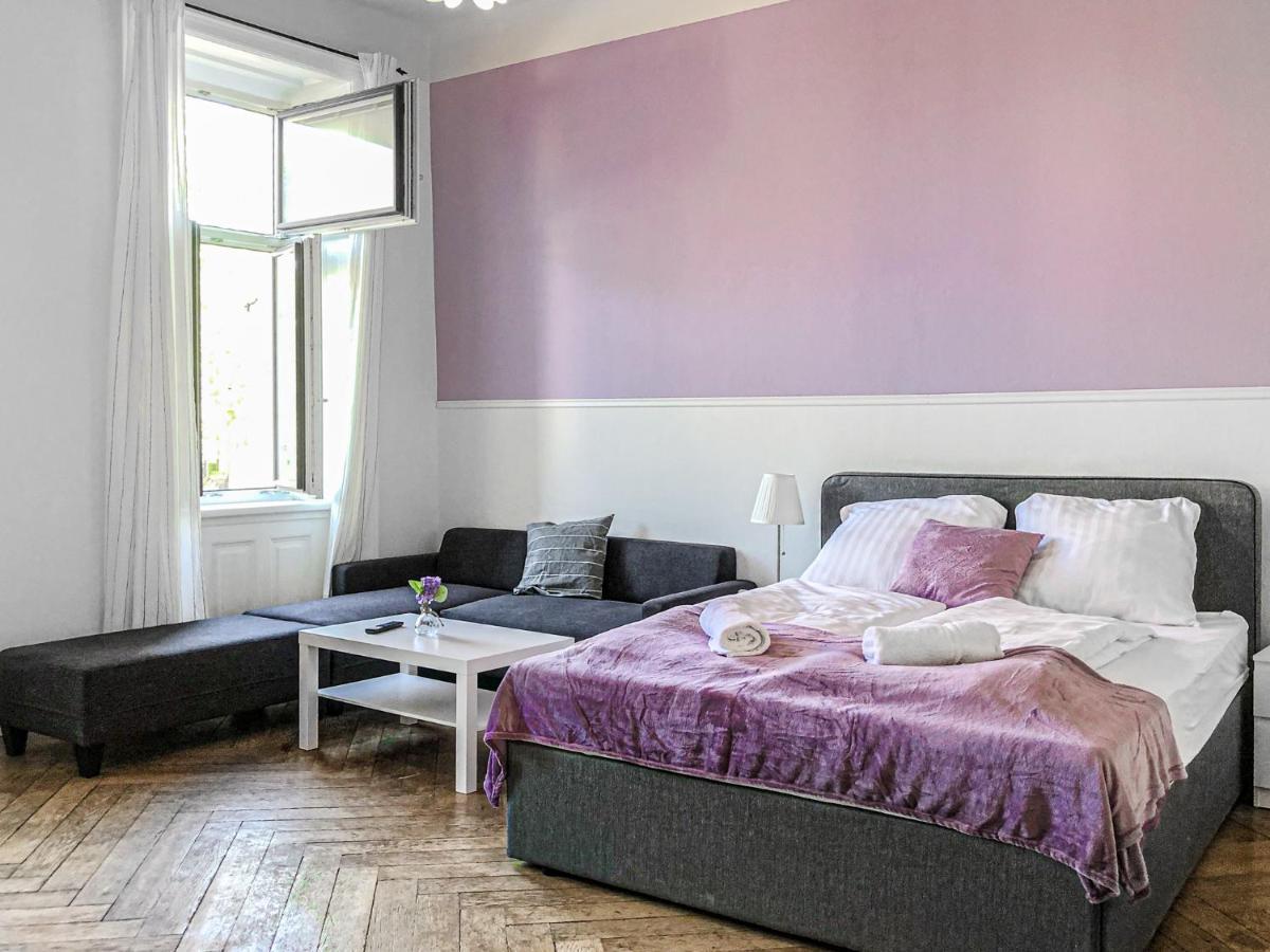 Commodious 2Br Apt. Near Akh-Perfect For Groups Відень Екстер'єр фото