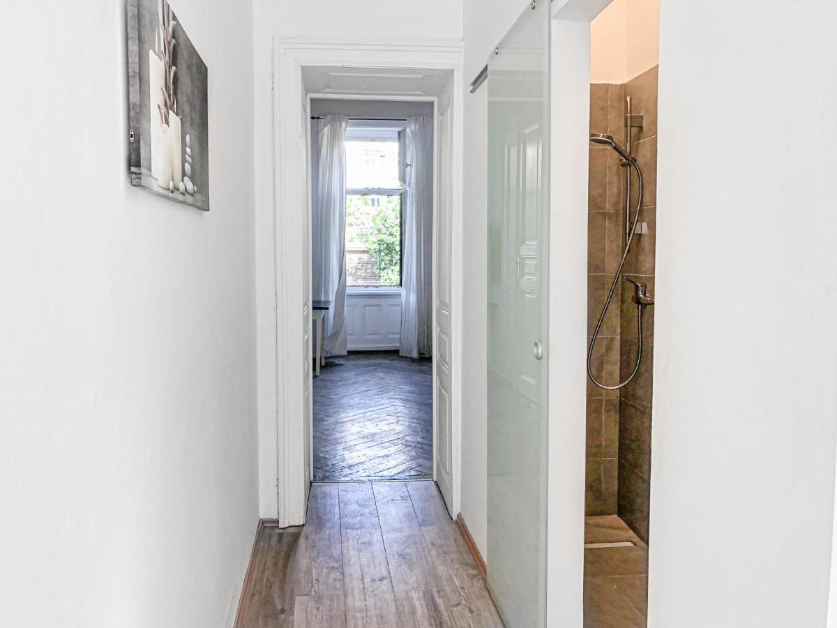 Commodious 2Br Apt. Near Akh-Perfect For Groups Відень Екстер'єр фото