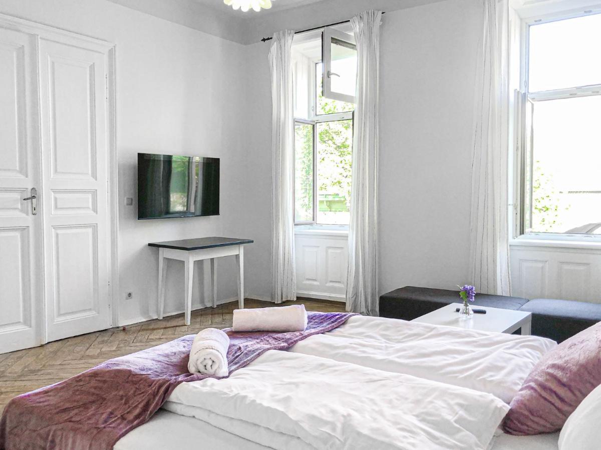 Commodious 2Br Apt. Near Akh-Perfect For Groups Відень Екстер'єр фото
