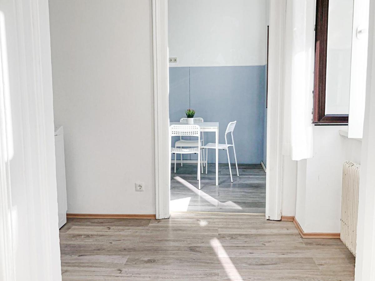 Commodious 2Br Apt. Near Akh-Perfect For Groups Відень Екстер'єр фото