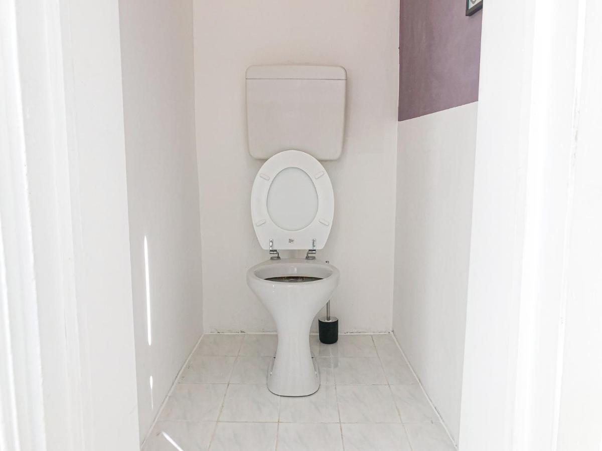 Commodious 2Br Apt. Near Akh-Perfect For Groups Відень Екстер'єр фото