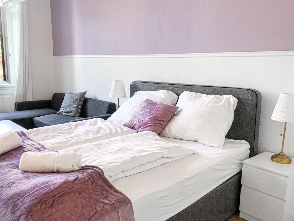 Commodious 2Br Apt. Near Akh-Perfect For Groups Відень Екстер'єр фото