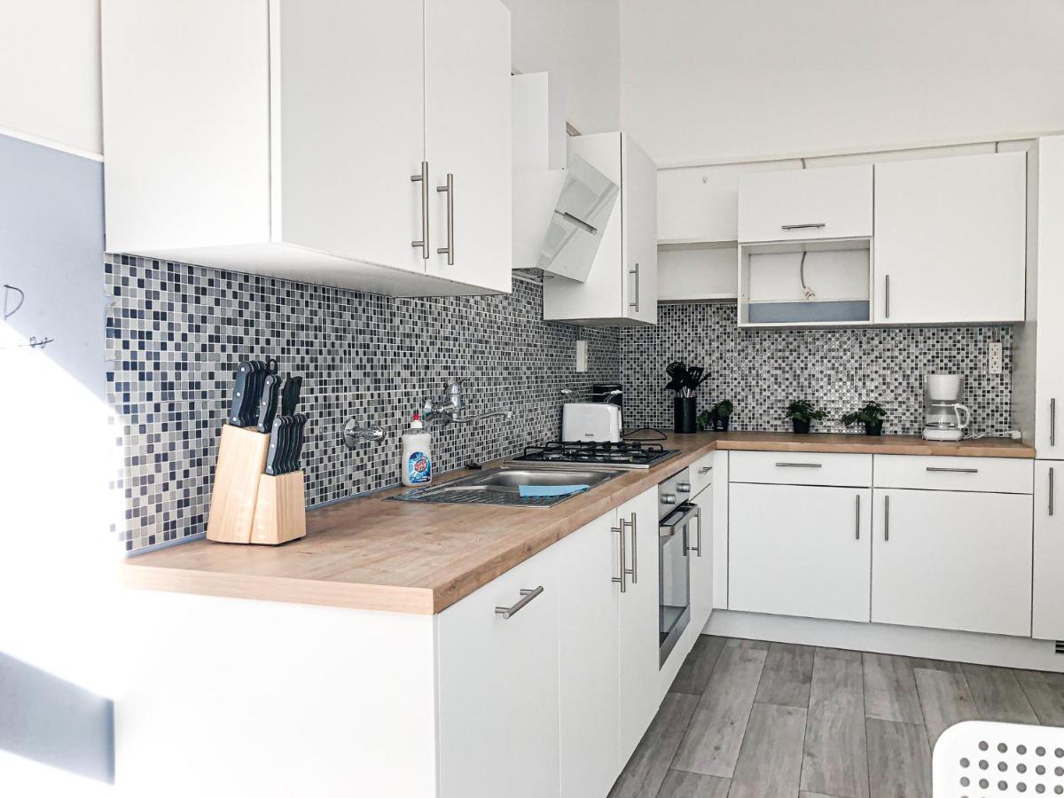 Commodious 2Br Apt. Near Akh-Perfect For Groups Відень Екстер'єр фото